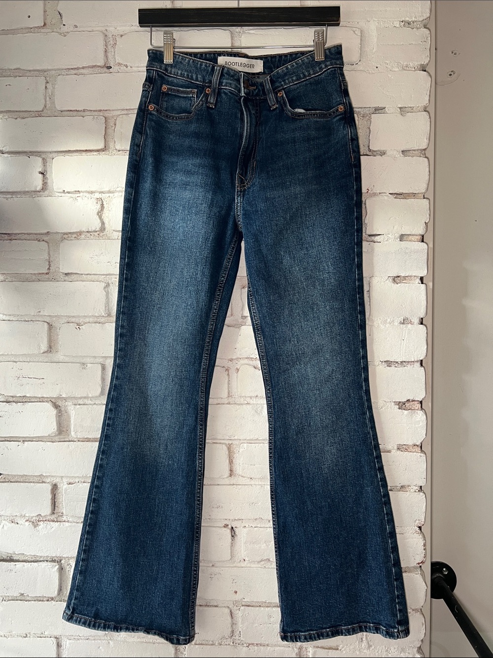 Dark Wash Bootcut Jeans - BOOTLEGGER faded knee